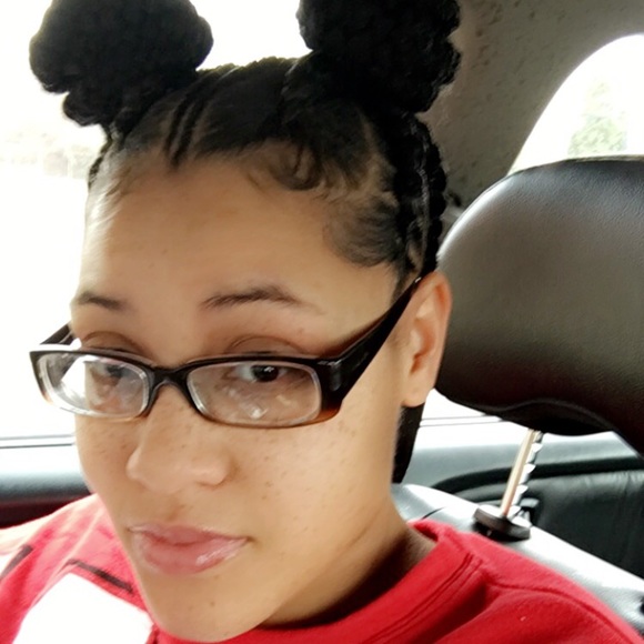 Meet your Posher, Aiona - Picture 1 of 1